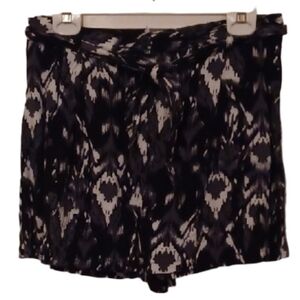 🏍Patterned Black and White Women's Shorts